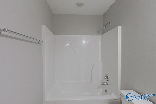 Building Photo - 59 Hideaway Ln