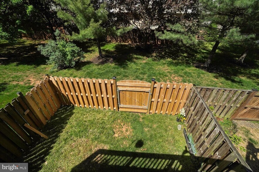 Building Photo - 6212 Adelay Ct W