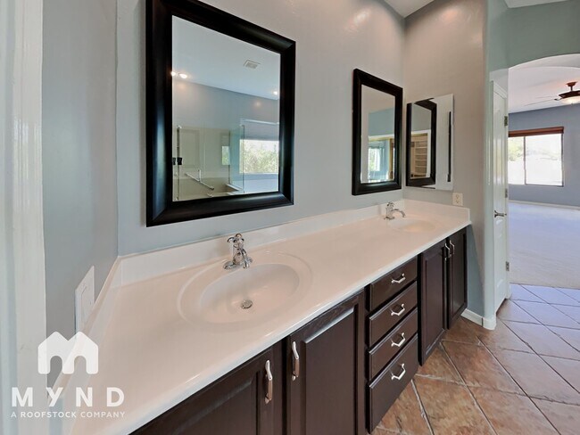 Building Photo - 11962 N Grape Ivy Pl