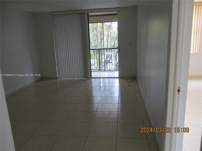 Building Photo - 14201 N Kendall Dr