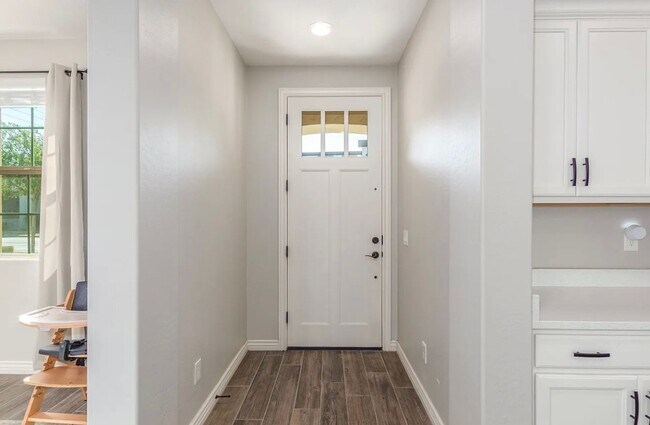 Building Photo - Welcome to your next home at Cooley Station!