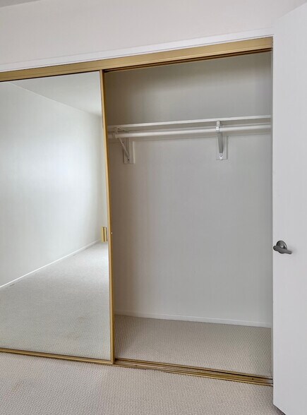 Building Photo - 11639 Chenault St