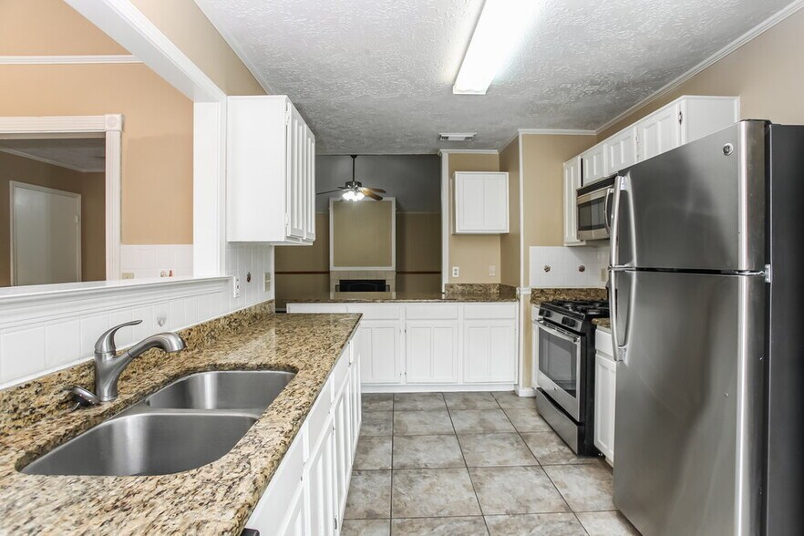 Building Photo - 7406 San Simeon Dr