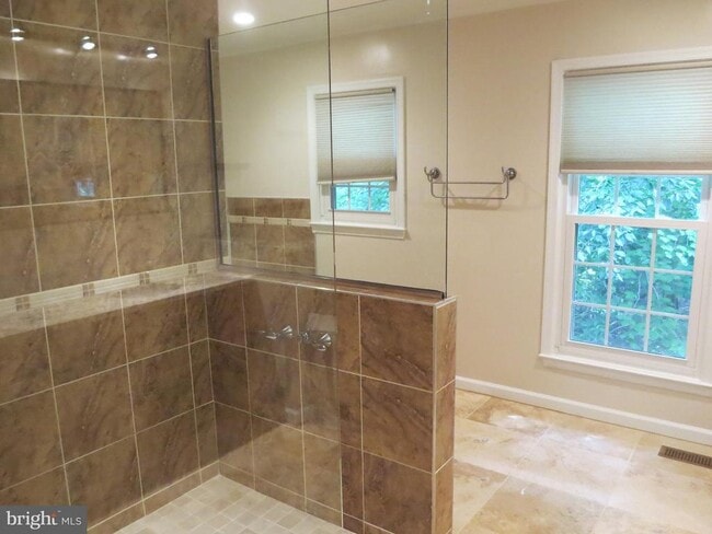 Building Photo - 12729 Falcon Dr