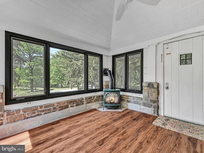 Building Photo - 405 N Tulpehocken Rd