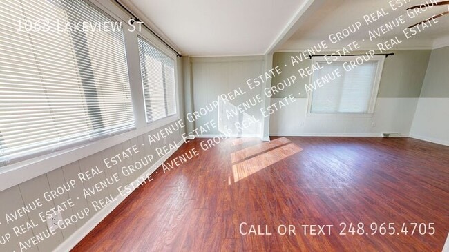 Building Photo - 1068 Lakeview St