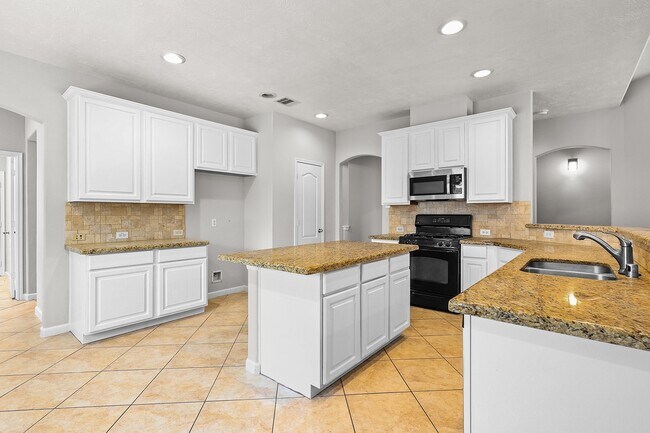 Building Photo - 25910 N Lakefair Dr