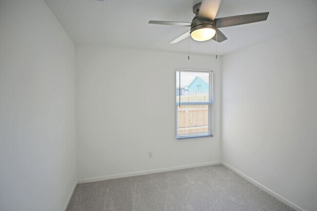 Building Photo - 223 Zyra Ave