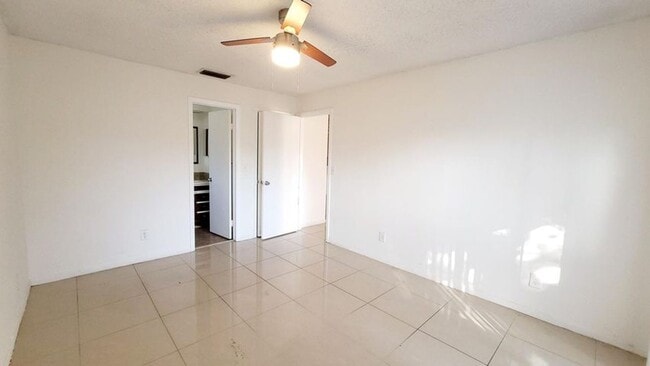 Building Photo - 4049 SW 68th Way