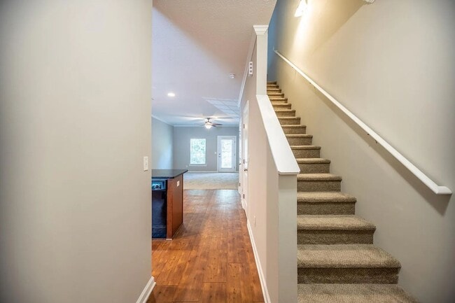 Building Photo - Adderman Point- 1 bed/1 bath Apartment