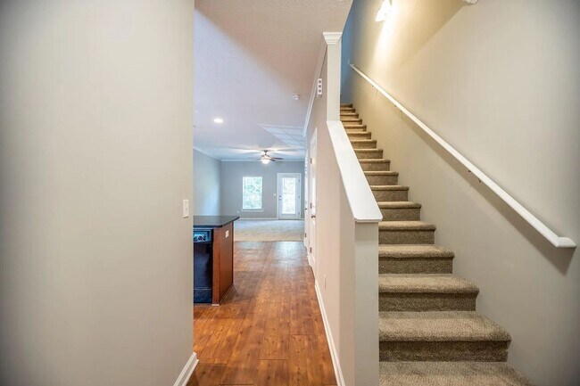 Building Photo - Adderman Pointe Townhomes