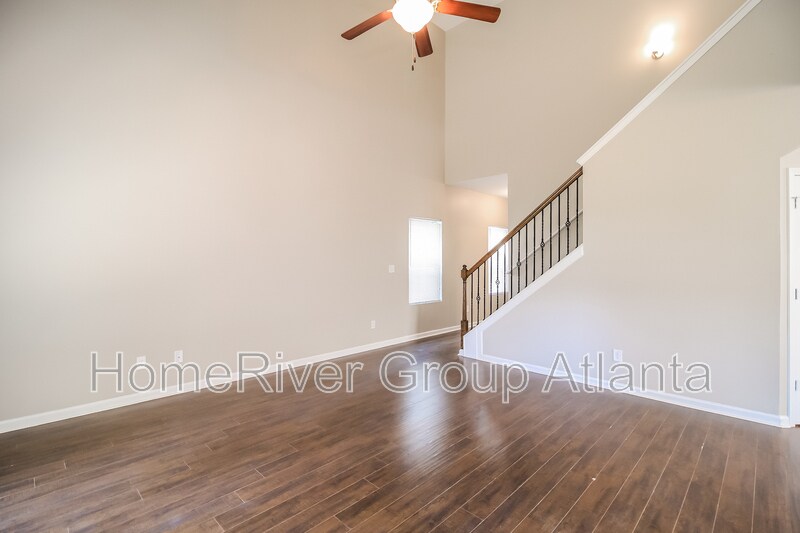 Building Photo - 192 Daisy Cir