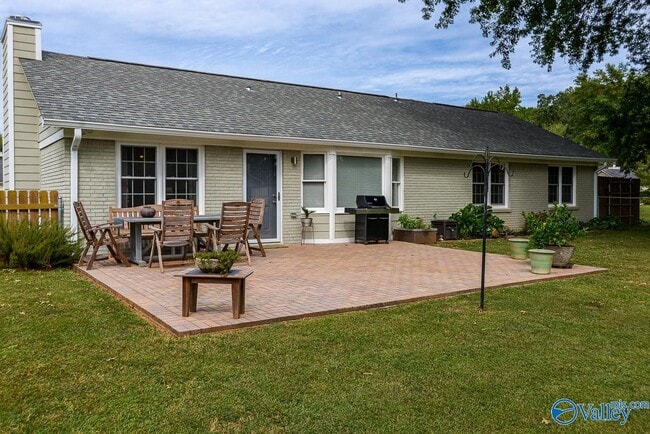 Building Photo - 208 S Oxford Cir