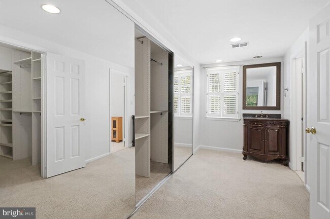 Building Photo - 9369 Tovito Dr