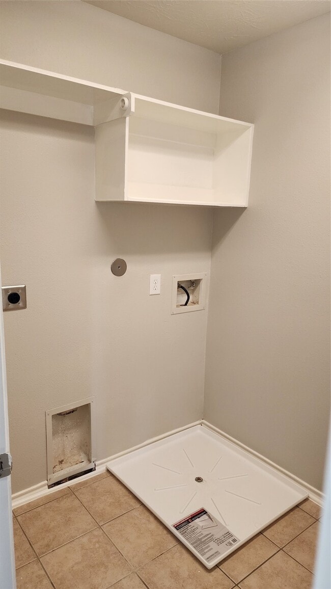 Building Photo - 11428 Hackmatack Way