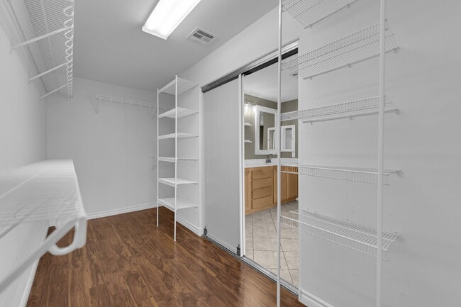 Building Photo - 4319 N Thunder Twice St