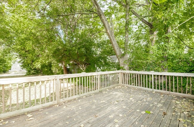 Building Photo - 917 Watt St