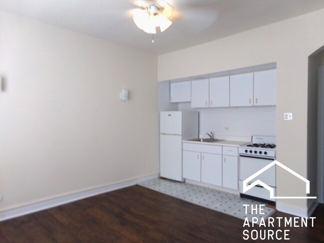 Primary Photo - 6916 N Lakewood Ave