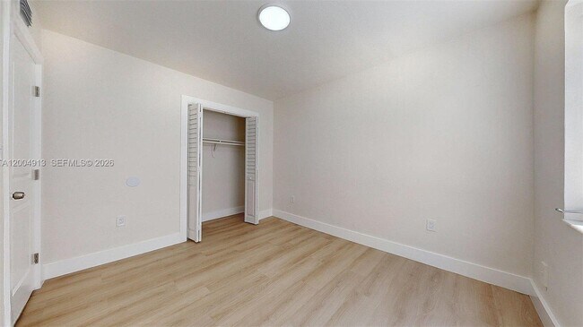 Building Photo - 567 SW 3rd St