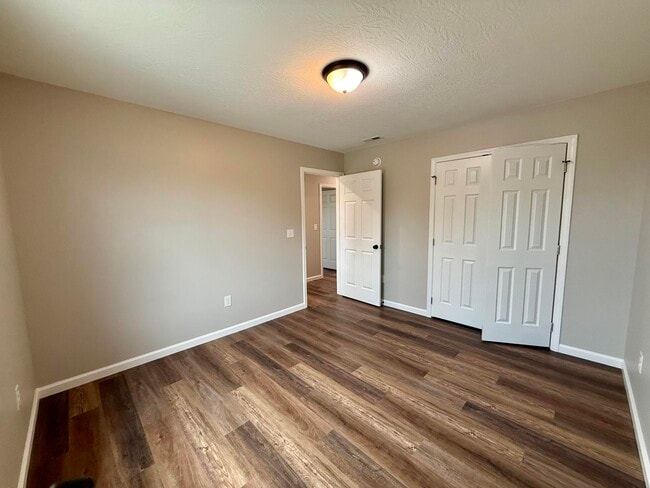 Building Photo - 107 Losey St