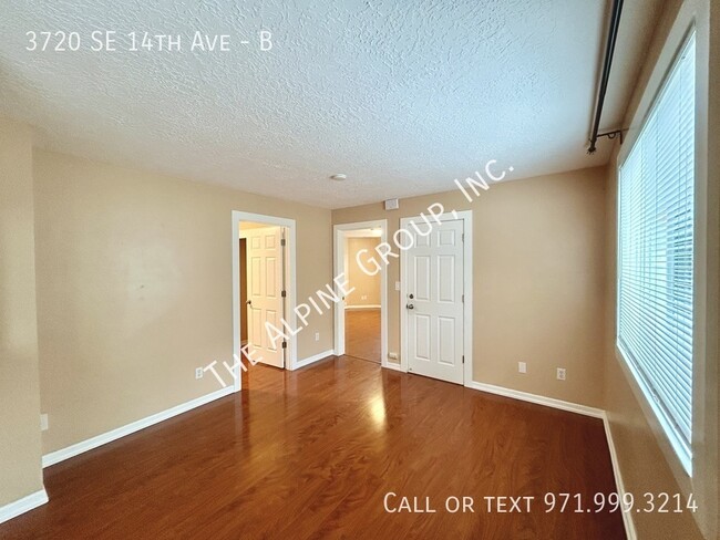 Building Photo - 2 Bedroom Unit in Brooklyn!