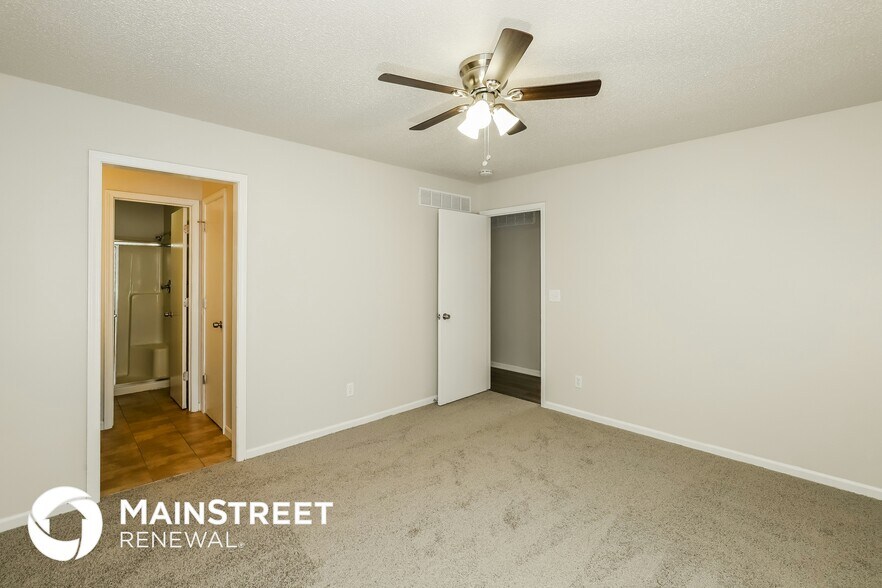 Building Photo - 13704 Bennington Ave