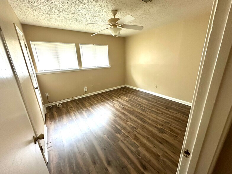 Building Photo - 222 Sandra Del Mar Dr