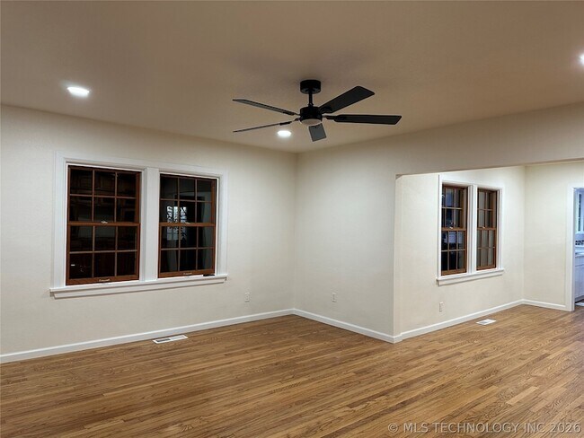 Building Photo - 1235 S Gary Pl
