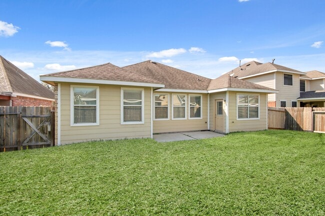 Building Photo - 15114 Cave Creek Dr
