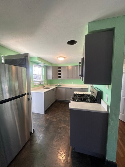 Building Photo - 206 Valley Vale Dr