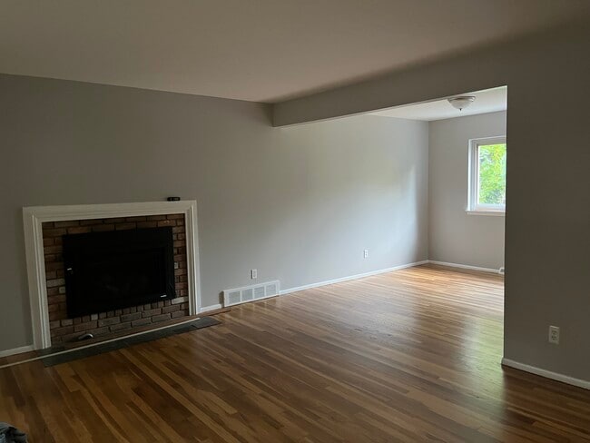 Building Photo - 538 Langfield St