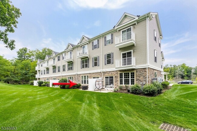 Building Photo - 503 Waterview Ct