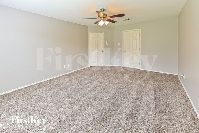 Building Photo - 18402 Wolf Creek Tr