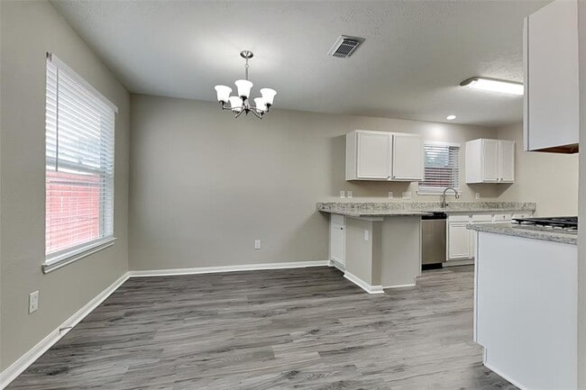 Building Photo - 2702 Fox View Cir