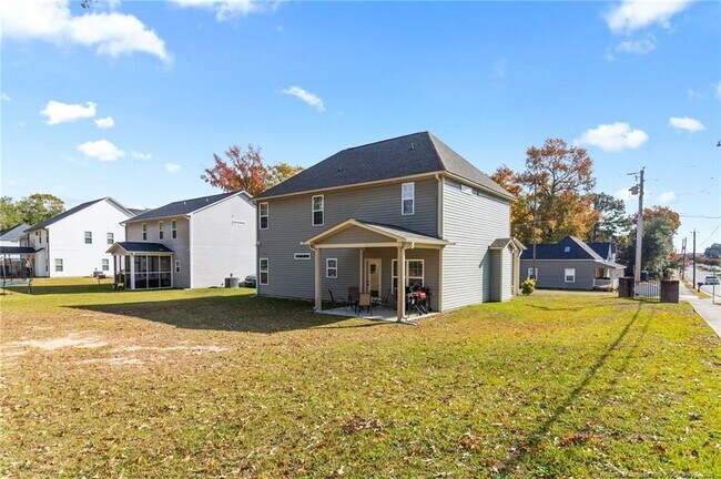 Building Photo - 101 E 6th Ave