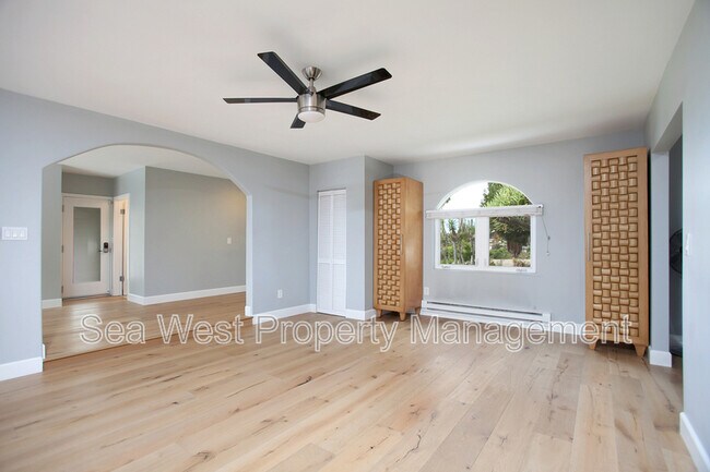 Building Photo - 7128 Almaden Ln
