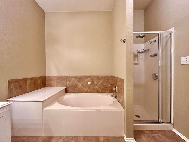 Building Photo - 1801 Rachel Ln