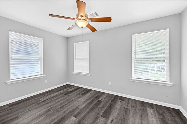 Building Photo - 513 Avenue I