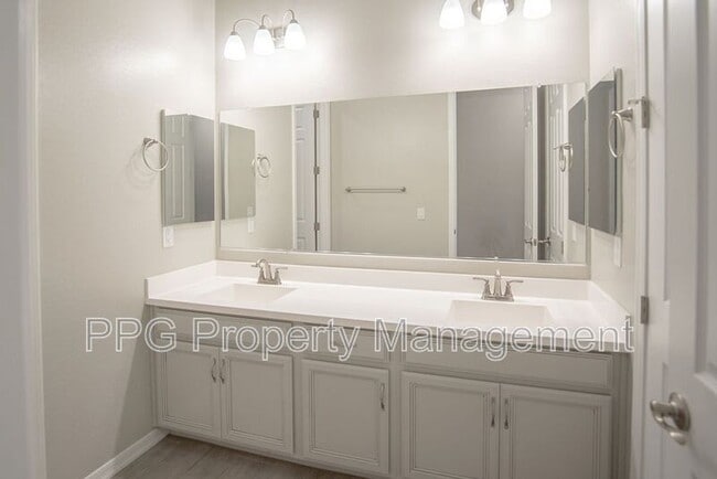 Building Photo - 7747 S 167th Ave
