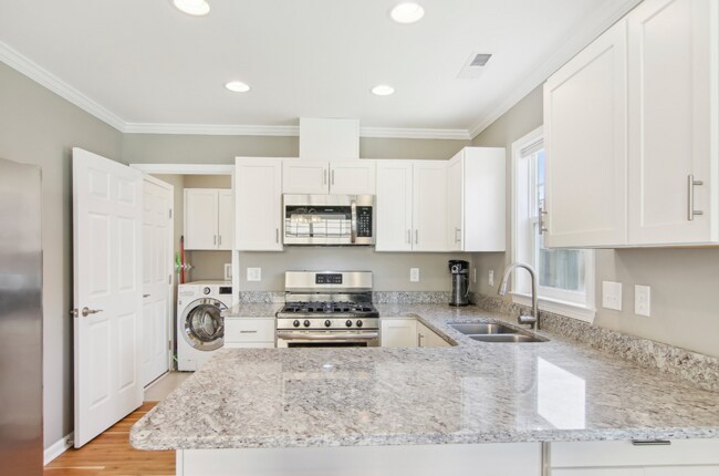 Building Photo - Arden Townhouse Rental