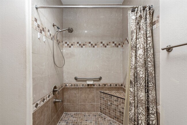 Building Photo - 2299 Lone Star Dr