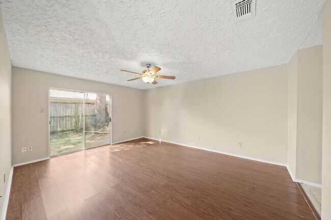 Building Photo - 16107 Grassy Creek Dr