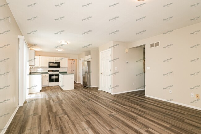 Building Photo - 27 Winding Trails Cir