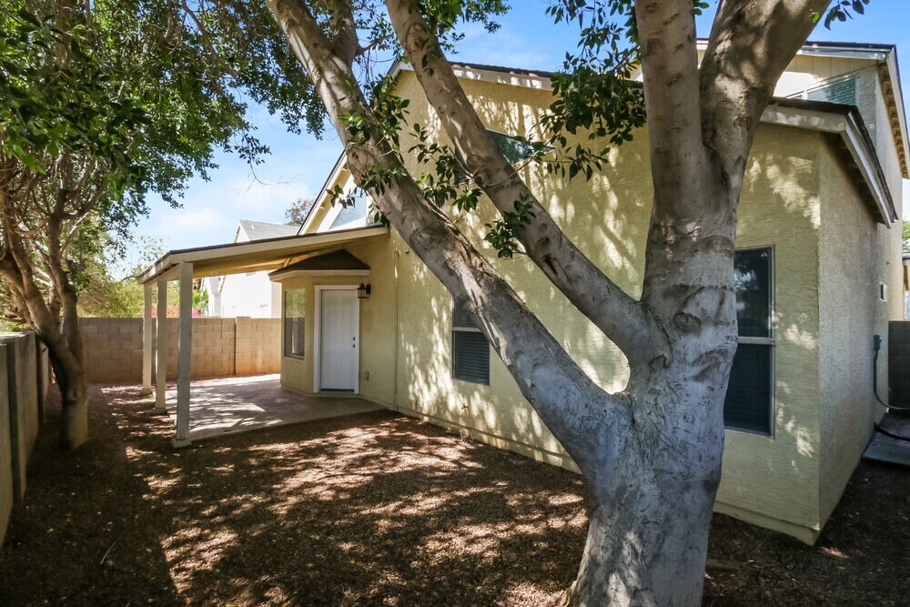 Building Photo - 441 S Maple
