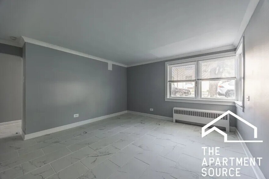 Building Photo - 2754 W North Shore Ave