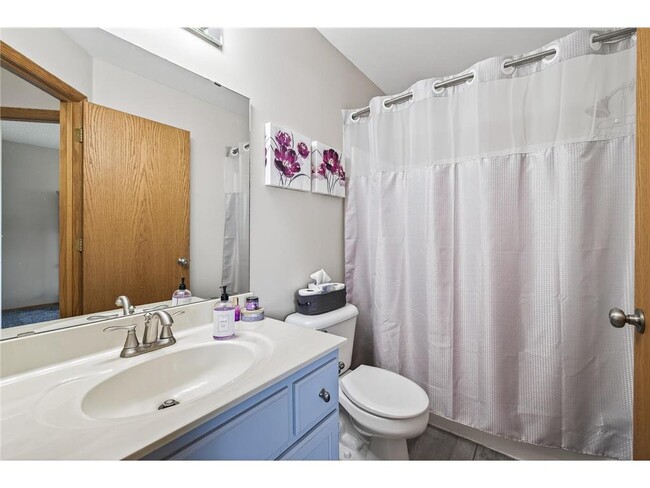 Building Photo - 4133 Sunset Trail N