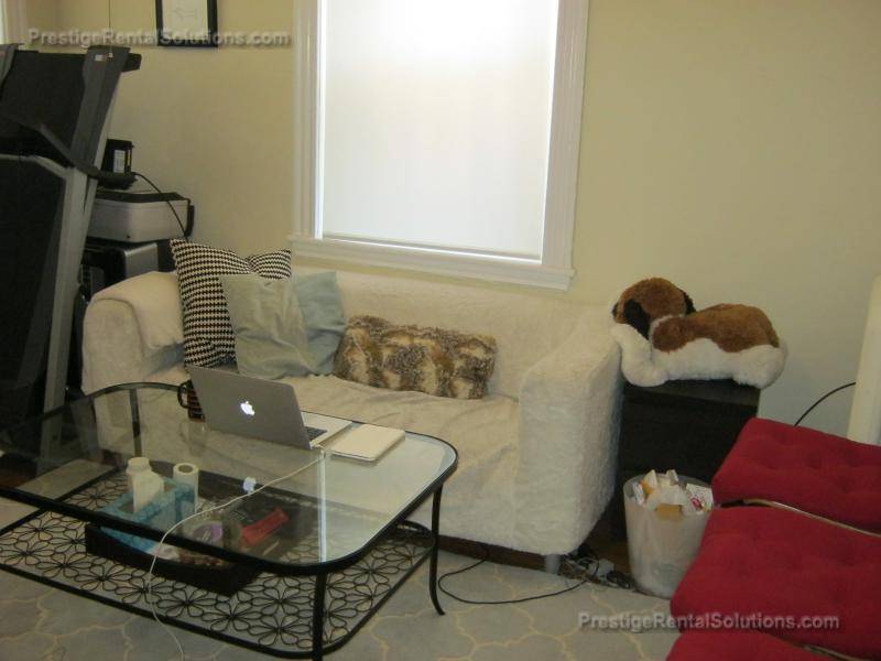 Building Photo - 368 Riverway