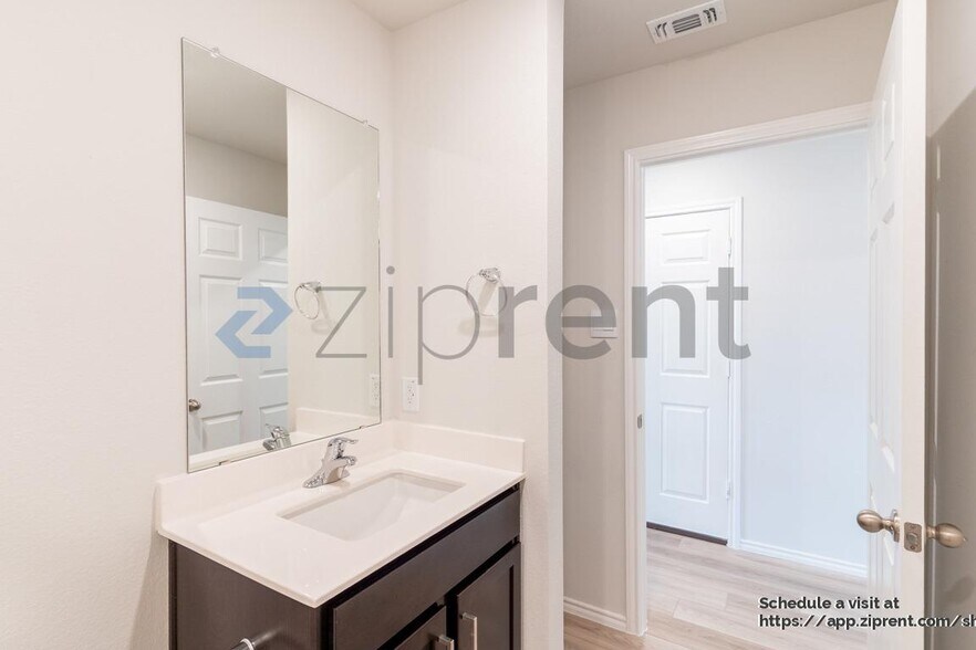 Building Photo - 1333 Piedmont St