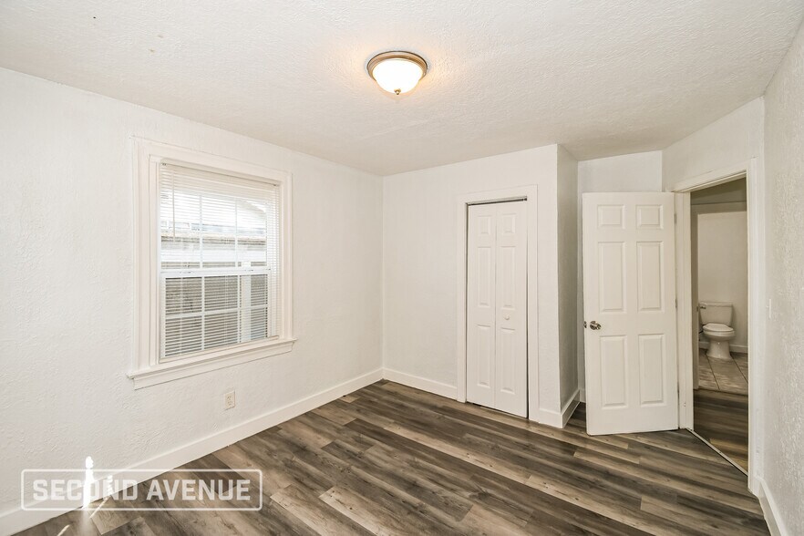 Building Photo - 1585 W 16th St