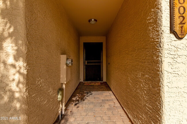 Building Photo - 16021 S Spartan St